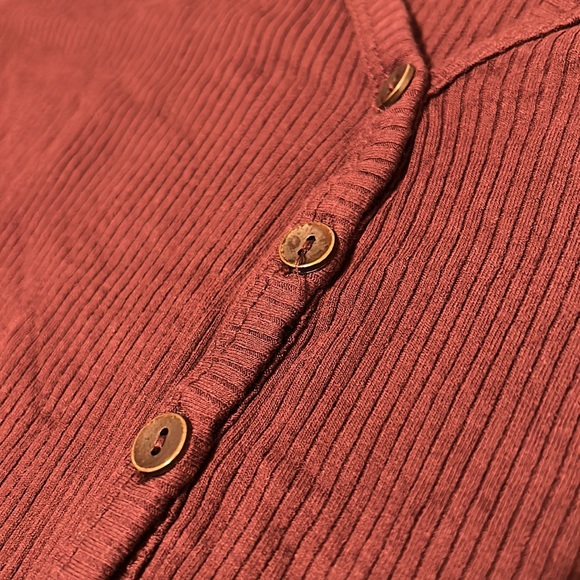 A Brown button up cropped top - Picture 2 of 5